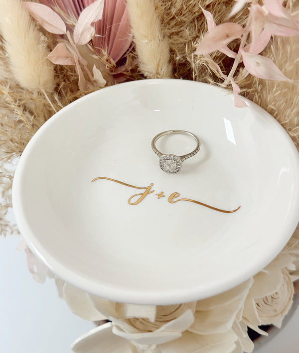 Initial ring dish- ring tray- jewelry ring dish tray- trinket dish- engagement gift idea for bride to be- monogram- personalized ring tray- (Copy)