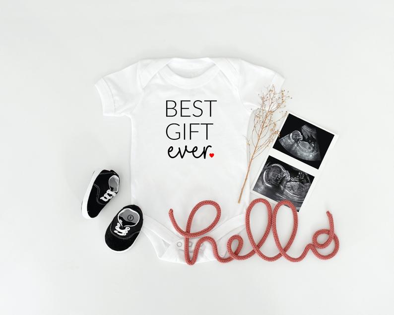 Best gift ever baby bodysuit- baby annoucement idea- pregnancy reveal- worth the wait baby bodysuits- baby shower gift basket idea