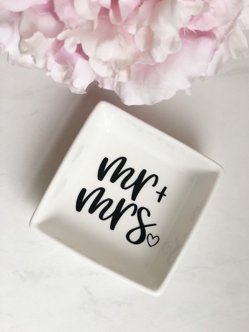 Mr and Mrs ring dishes- his and hers bride and groom ring dish jewelry holder- engagement gift for couple- gift for bride and groom ring