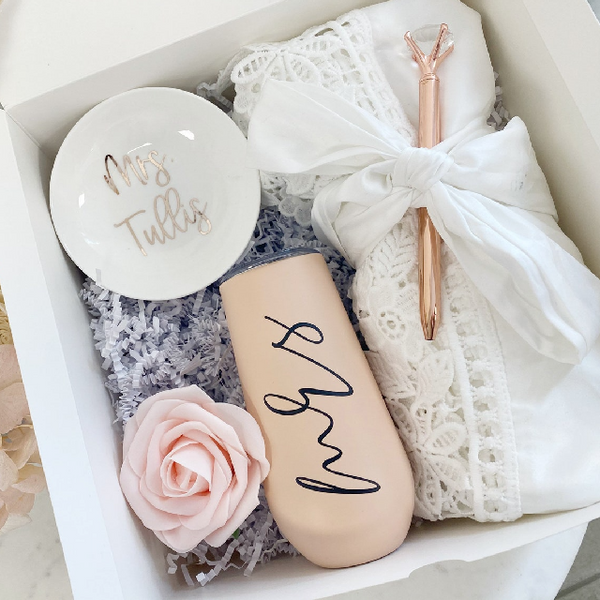 Engagement Gift Bridal Shower Gift Gift for Bride Future Mrs. Wedding Gift  Gift for Bride Custom Gift Box Bride to Be Box 