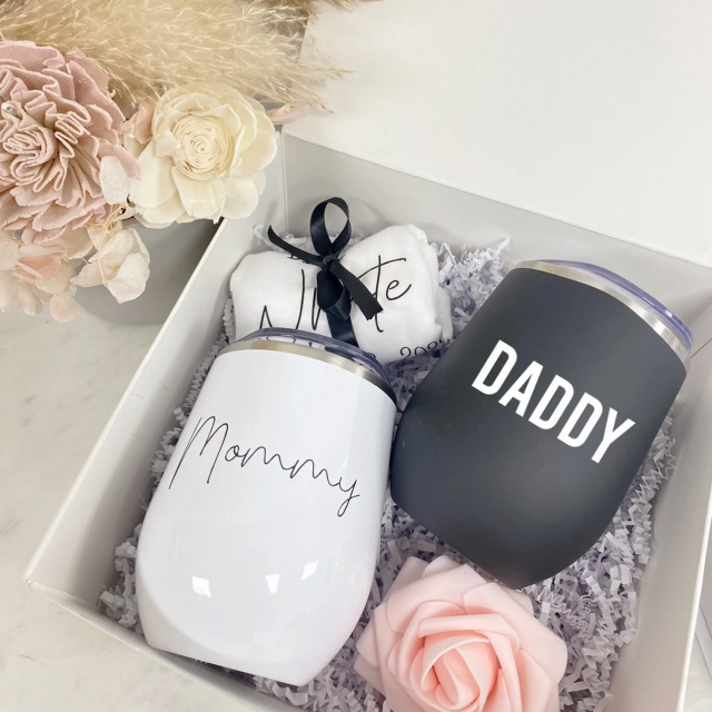 Mommy daddy parents gift box set- mom dad tumbler set- gift box for parents to be- baby shower gift idea- baby announcement pregnancy baby