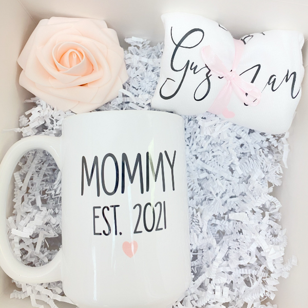 Mommy gift box set- new mom baby bodysuit gift box for parents to be- baby shower gift idea- baby announcement pregnancy idea for mama mug