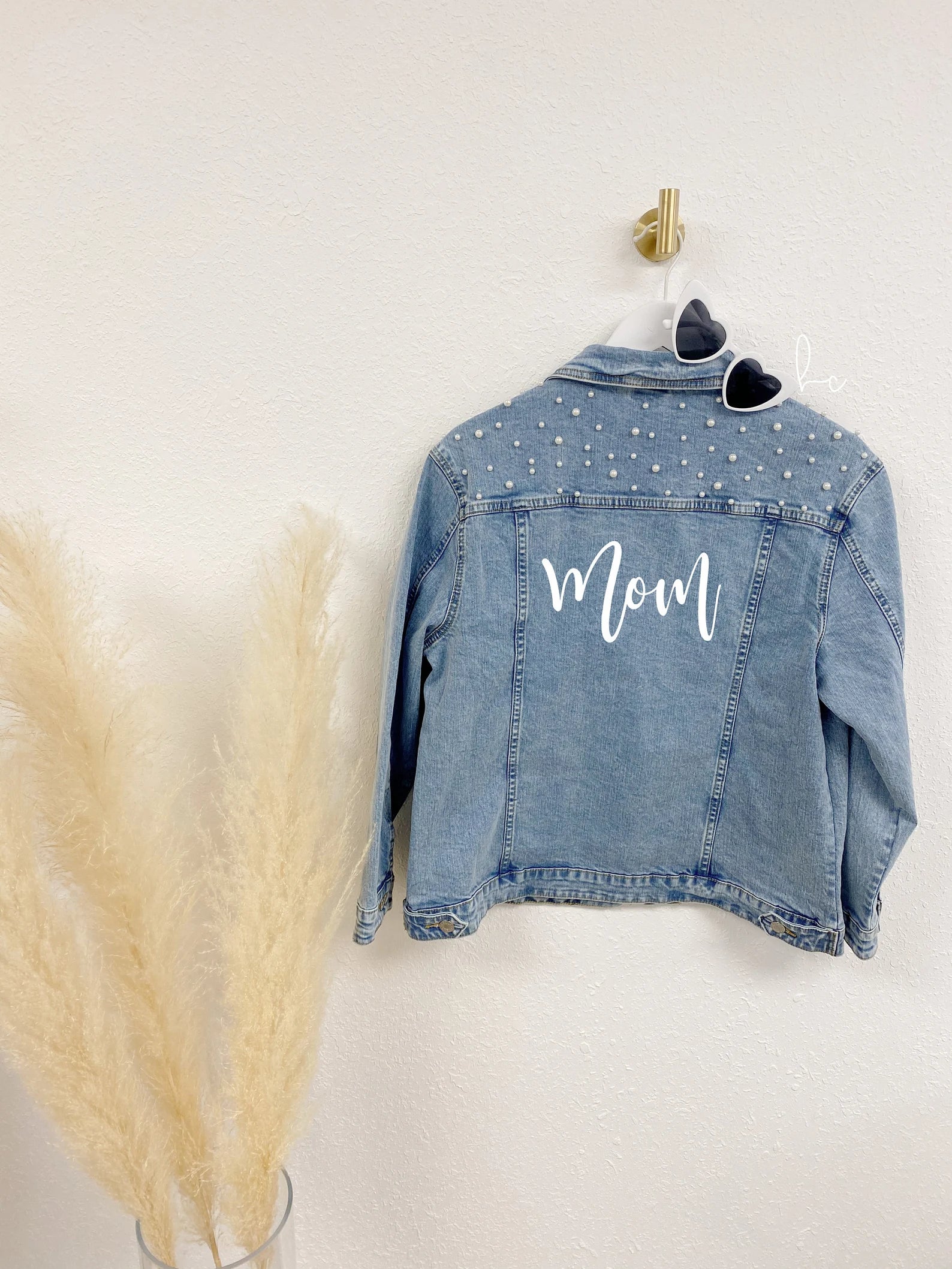 Personalized denim jacket- mom jean jacket- mama jacket- mothers day gift- mama gifts- mom to be baby shower gift idea- custom mama jacket